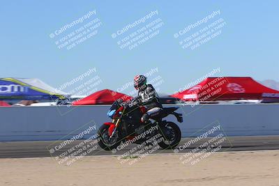 media/Nov-06-2023-Moto Forza (Mon) [[ce023d0744]]/4-Beginner Group/Session 4 (Finish Line Checker)/